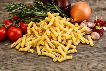 Raw Italian wheat pasta - Fusilli