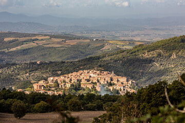 Fototapeta premium Countryside view of a hill town, Tuscany, Italy