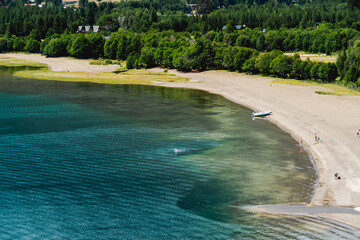 Fototapeta premium transparent lake shore