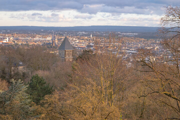 Blick vom  Lousberg, der  ist mit 264 Metern Höhe eine markante Erhebung am Nordrand des historischen Zentrums der Stadt Aachen