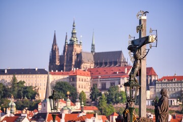 Obraz premium Cross with Jesus on Charles Bridge in Prague.
