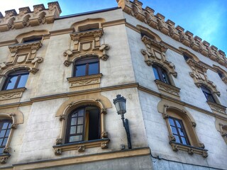 Fototapeta na wymiar facade of the old building in Madrid Spain