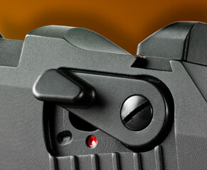 Semi auto pistol that doesn't have its safety on
