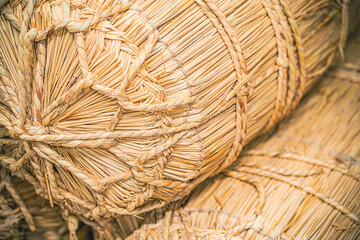 重なった米俵のアップ