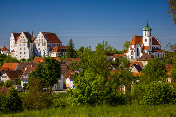 Kirche und Schloss in Scheer an der Oberen Donau