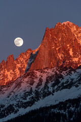 lune et aiguille vert 