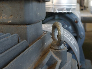 The eye bolt is installed in the body of the electric motor pump.