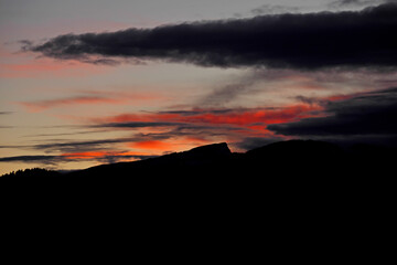 Abendrot im Allgäu mit Blick zum Hohen Ifen.