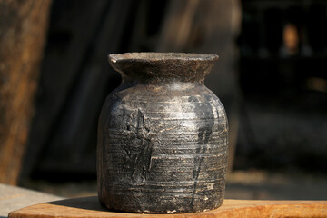 Fototapeta na wymiar original indian style antique clay pot or vase.