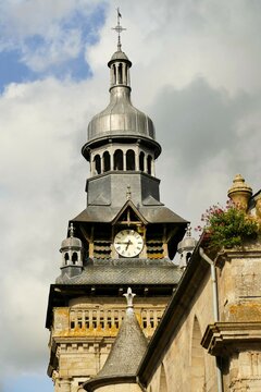 Le clocher de l&rsquo;&eacute;glise Saint-Mathurin de Moncontour