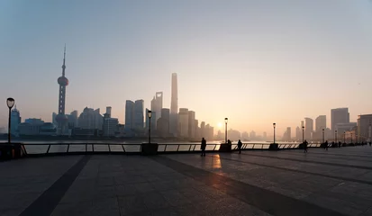 Crédence de cuisine en verre imprimé Shanghai beautiful landscape of shanghai bund in the twilight, including many famous landmarks in Lujiazui Pudong Shanghai.
