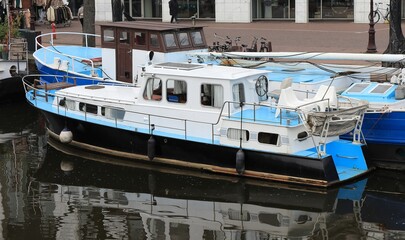 Fototapeta na wymiar Amsterdam Street View with Boats, Netherlands