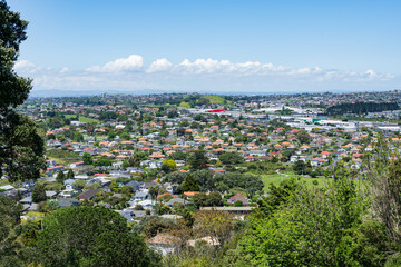 Overlooking the suburb of Mt Roskill in Auckland, New Zealand - obrazy, fototapety, plakaty
