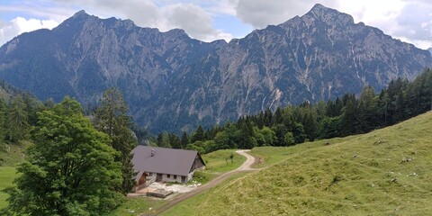 Fototapeta na wymiar Mountain farm in Austria