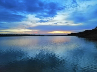 Fototapeta na wymiar Blue sunset at the lake