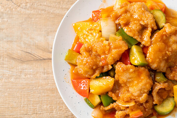 Stir fried sweet and sour sauce with pork