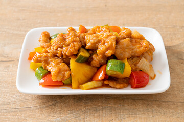 Stir fried sweet and sour sauce with pork