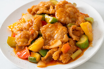 Stir fried sweet and sour sauce with pork