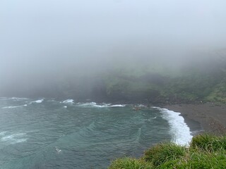 제주도 우도 안개끼고 흐리고 비오는 날, 우도 검멀레 해변 / On a foggy, cloudy, rainy day in Jeju Island, Black Mole Beach in Udo Island 