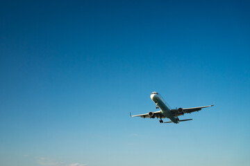 Fototapeta na wymiar airplane on a blue background