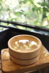 日本の温泉　露天風呂　和風イメージ