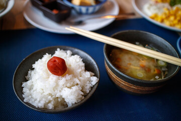 朝食のビュッフェ　和食のイメージ