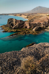 Vista de las playas del Papagayo situadas a pocos kilometros de Playa Blanca, en Lanzarote, Islas Canarias, España