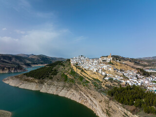 Pueblos de la provincia de Córdoba, Iznájar