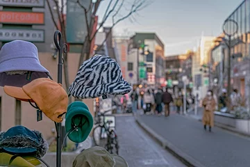 Fotobehang 東京都渋谷区原宿の夕方の都市景観 © zu_kuni