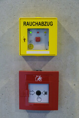 Rauchabzug und Feueralarm - Schalter / Knöpfe / Taster für den Notfall