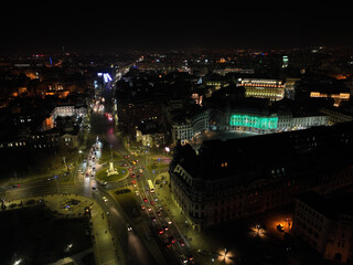 Obraz premium Aerial view of a city downtown on a sunny day