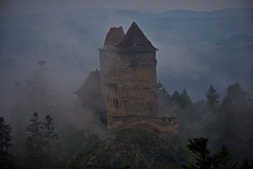 old castle in the fog, Kasperk, Kasperske Hory