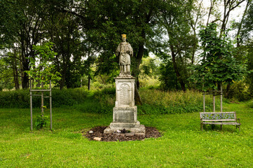 statue in the park Prameny