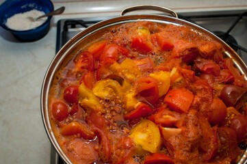 Cooking tomato ketchup in a bowl