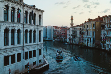 Kanał w Wenecji - obrazy, fototapety, plakaty