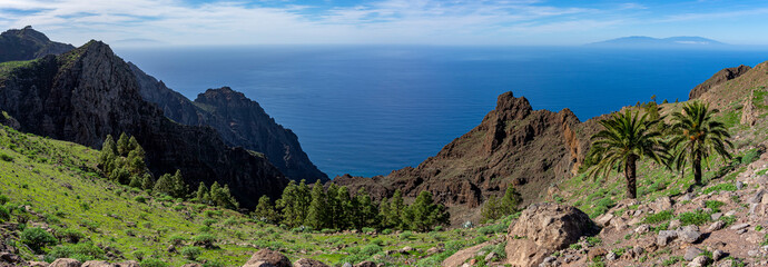 VALLE GRAN REY, LA GOMERA, Kanarische Inseln: Wanderung im Westen der Insel mit Küstenblick auf El Hierro und La Palma - obrazy, fototapety, plakaty