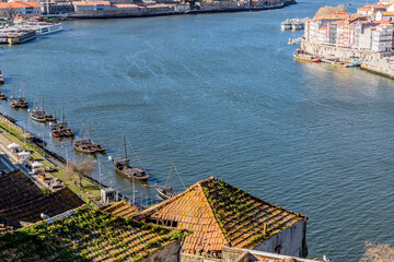 Vue sur Porto Villa Nova de Gaia depuis le Pont Dom-Luís I