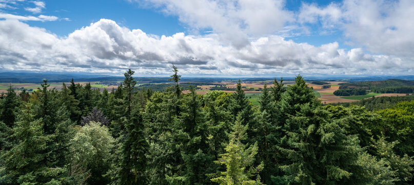 Landschaft mit beeindruckenden Himmel.