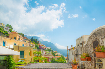 Obraz premium Glimpse of beautiful Positano on a sunny day