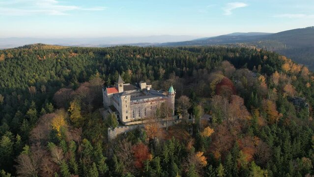 Zamek Leśna Skała w Szczytnej, Polska	
