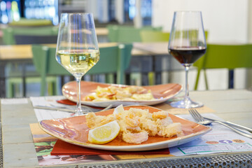 fries, cuttlefish, fish, fried, food, and, lemon, with, dish, shrimp, di, oil, ring, alimentation, second, calorie, kitchen, parsley, antipasto, boiled, breaded, cooked, eat, eatery, gastronomy, cooki