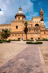 Obraz premium Sicilian Baroque architecture, Palermo Cathedral (Duomo di Palermo), Sicily, Italy, Europe