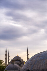 Obraz premium Blue Mosque (Sultan Ahmed Mosque) seen from Hagia Sophia (Ayasofya), Sultanahmet Historic District, Istanbul, Turkey, Eastern Europe