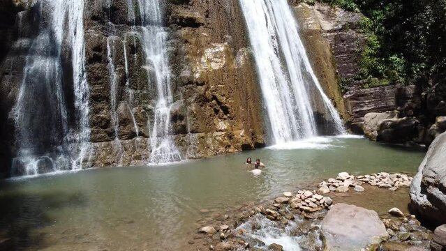 Bayoz Waterfall, in Puerto Yurinaki, is one of the most beautiful in the Central Selva and the Junin