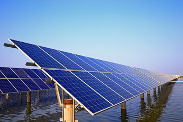 Solar photovoltaic panels and solar photovoltaic power generatio