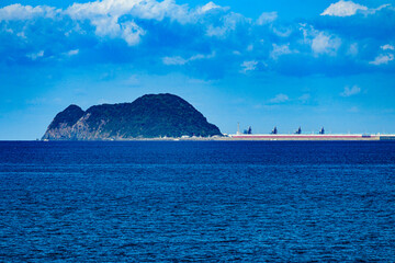 響灘沖の男島 白島国家石油備蓄基地