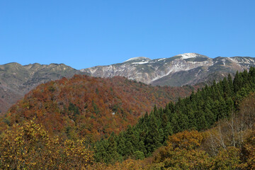 Fototapeta na wymiar 秋の白山展望台から見る景色（石川県白山市）