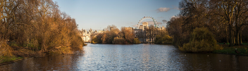 Fototapeta na wymiar St James's Park Lake, City of Westminster Borough, London, England