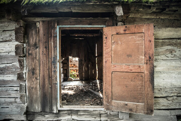Fototapeta na wymiar Traditional old wooden house in Breb (Brebre), Maramures, Romania