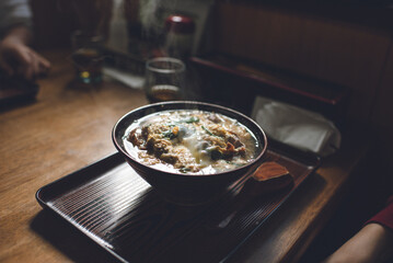 牛とじ蕎麦, 初雪食堂, 近江八幡